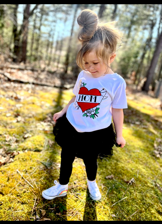 Love Mom White Short Sleeve Tee: Toddler